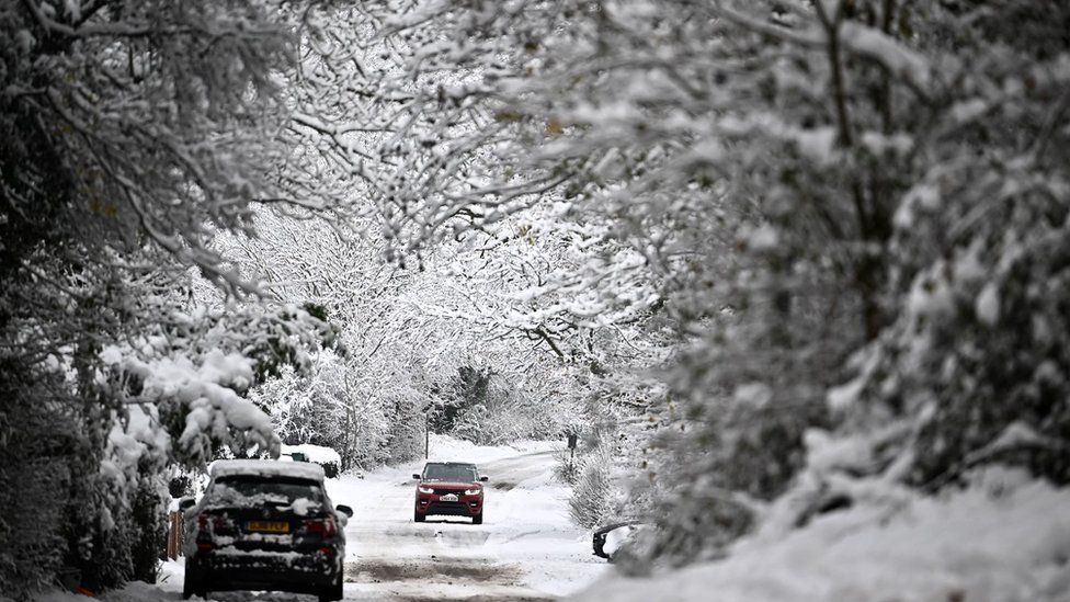 Snowy road in Kent