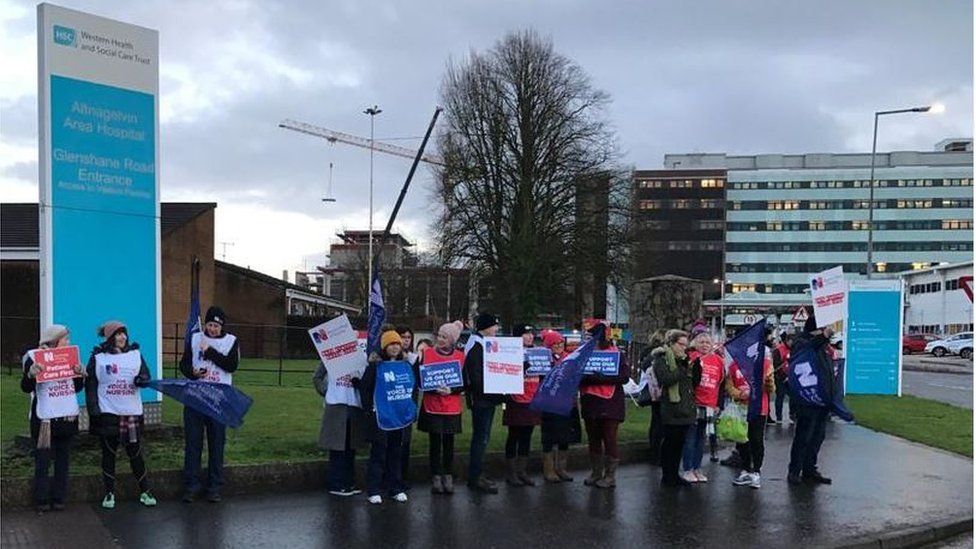 Nurses protest outside Altnagelvin hospital