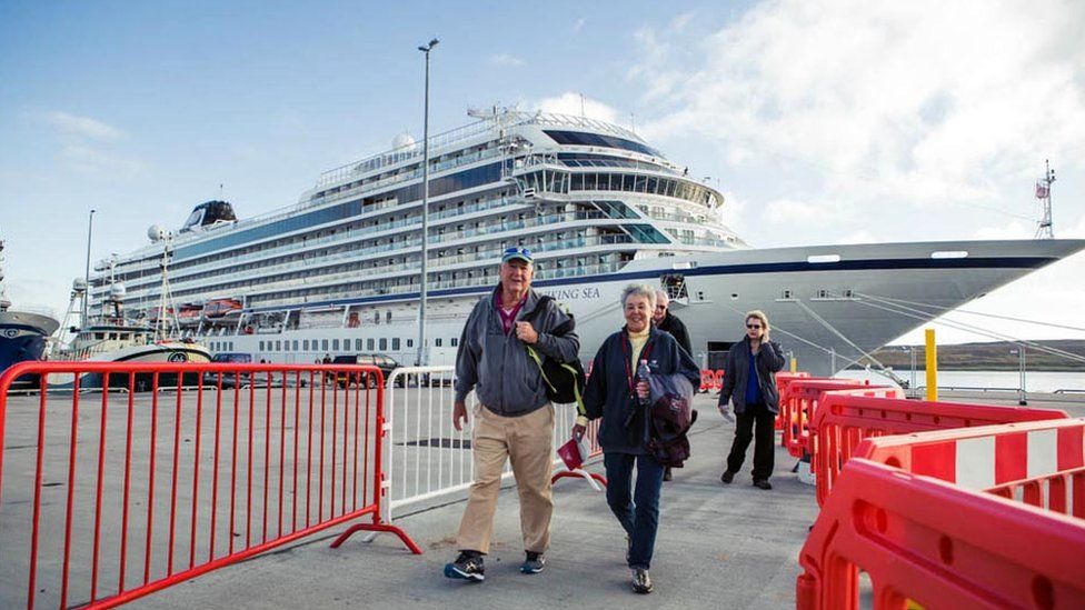 Cruise passengers at Lerwick