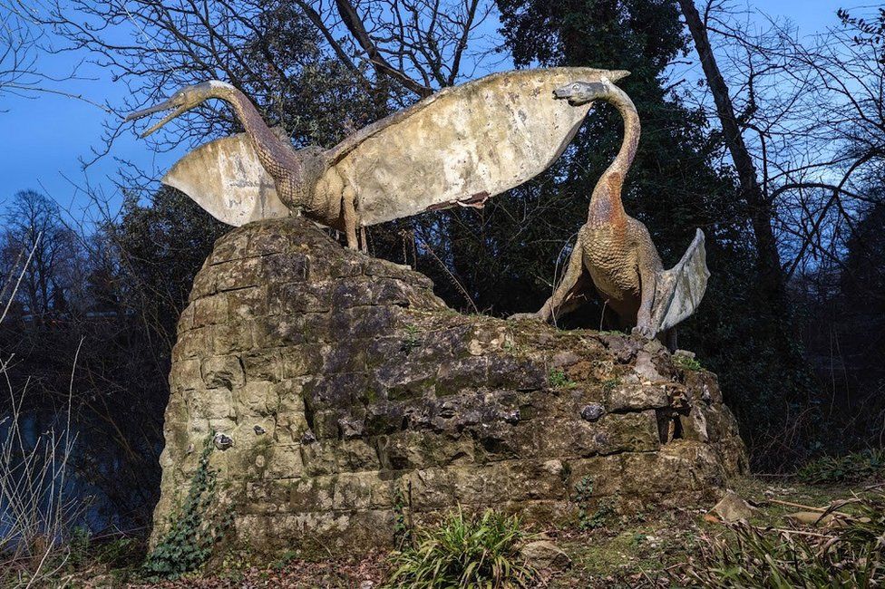 Sculptures of two Pterodactyle