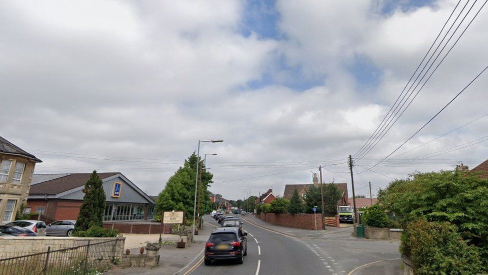 Pedestrian fatally struck by car in Melksham BBC News