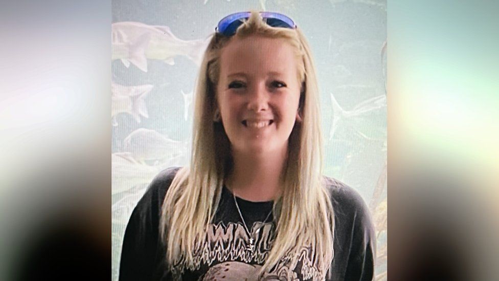 Agor cwest i farwolaeth Emma Morris ar ffordd osgoi'r Felinheli BBC