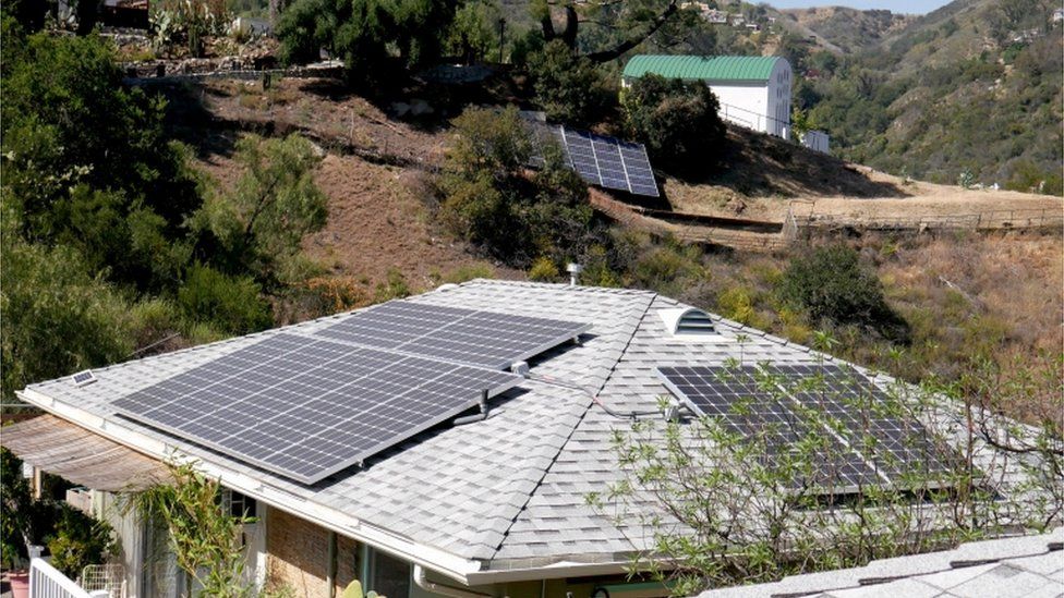 Homes in California with solar panels