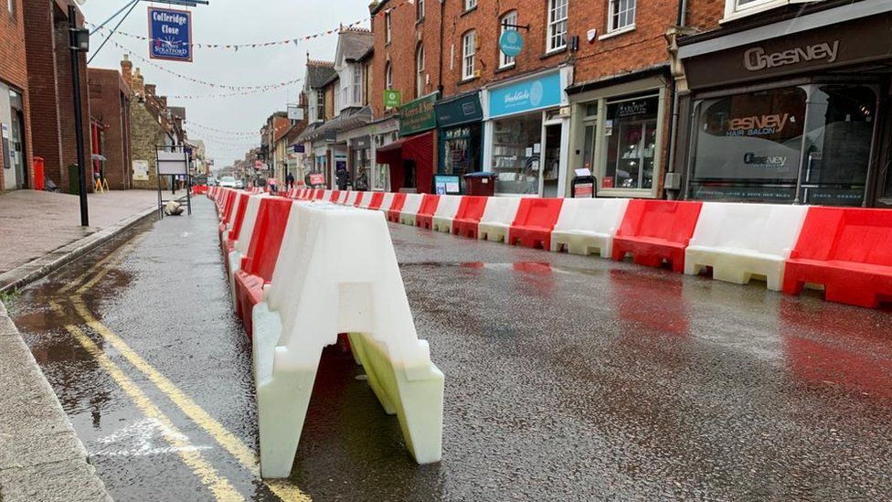 Stony Stratford High street closure 'adds insult to injury' BBC News