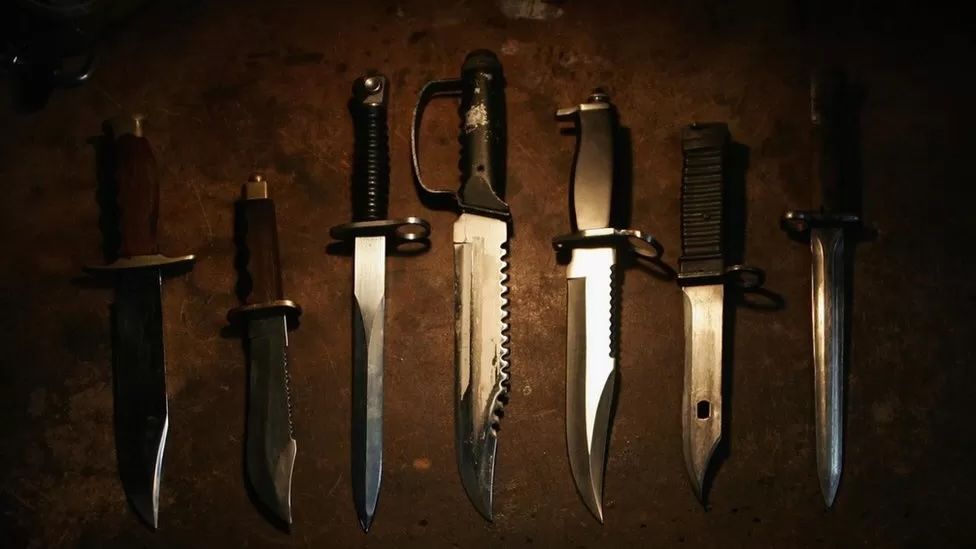 7 knives used as weapons