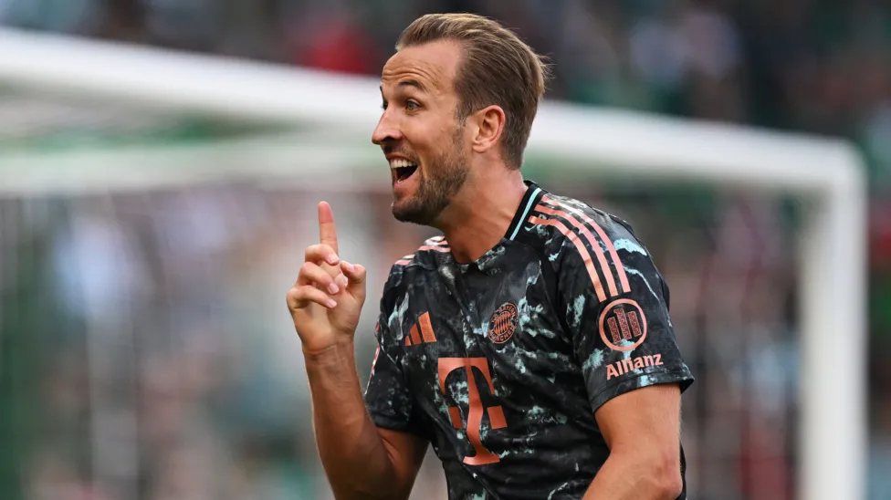 Kane breaks Bundesliga record as Bayern cruise at Bremen