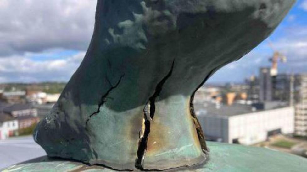 Sheffield Lyceum Theatre statue of Mercury needs repairs BBC News