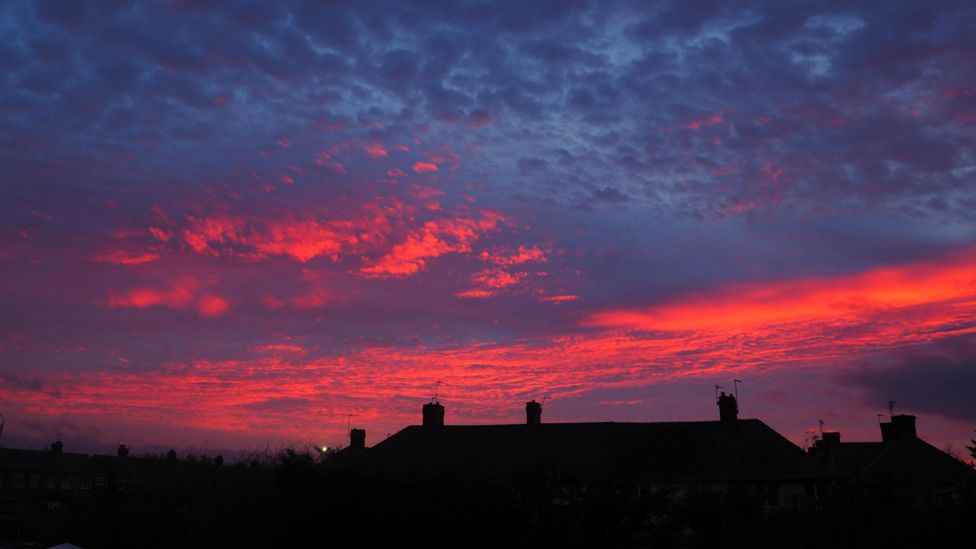 Yorkshire and Lincolnshire's stunning sunset spectacle BBC News