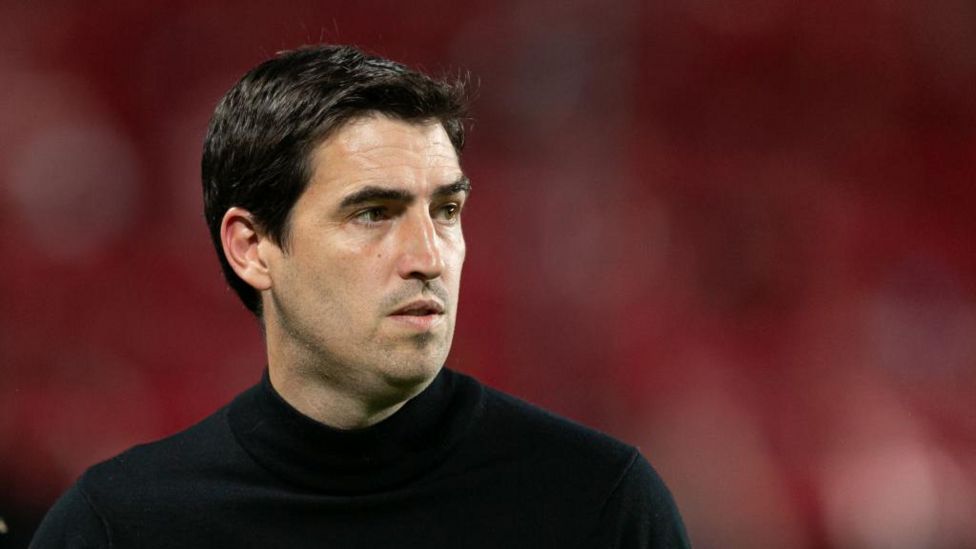 Andoni Iraola favori pour devenir le prochain manager de Tottenham