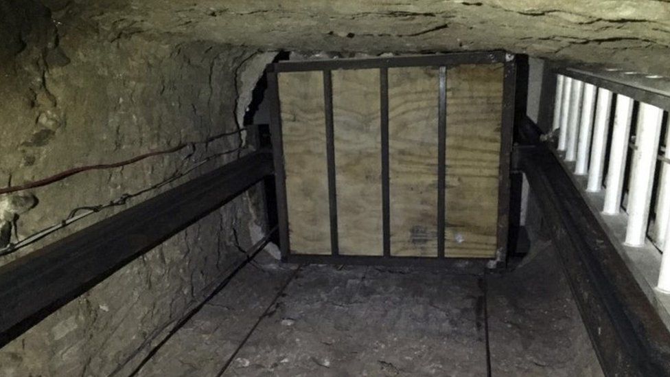 An elevator inside the drugs tunnel stretching from Mexico to San Diego (20 April 2016)
