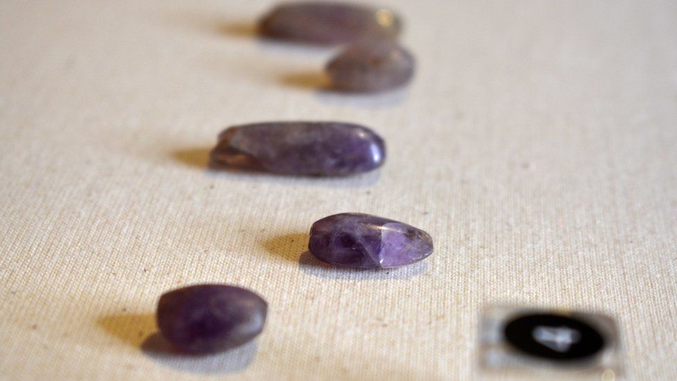 5 amethyst beads