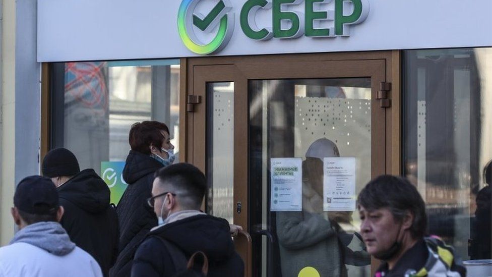 queues outside Russian bank