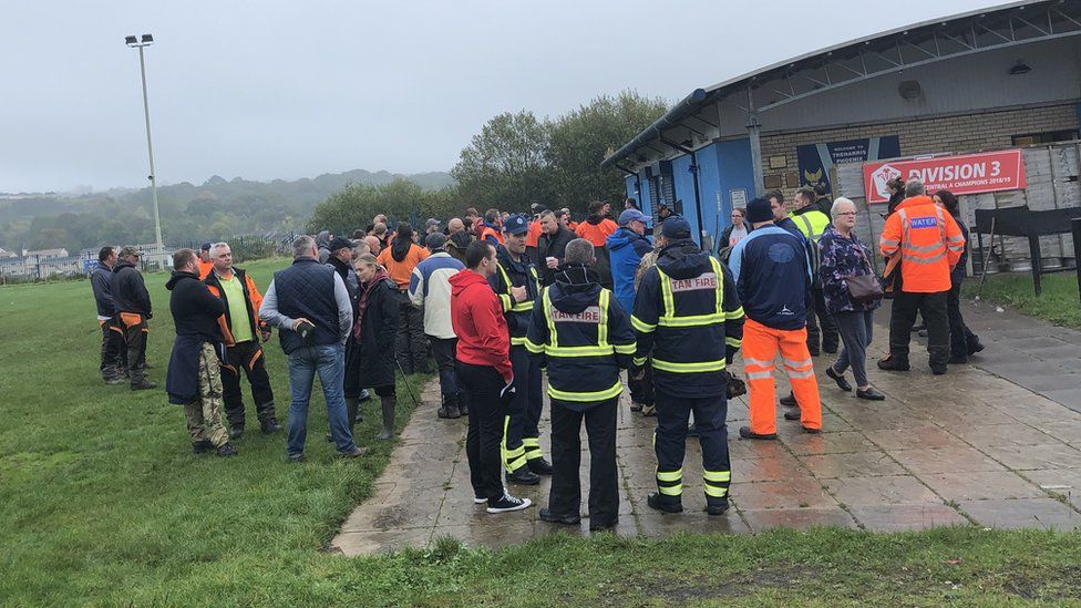 Volunteers gather to join search