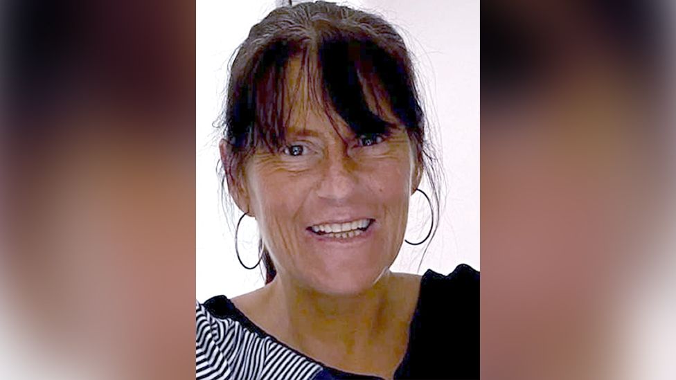 Maria Rawlings: Man admits murdering mum of two near hospital - BBC News