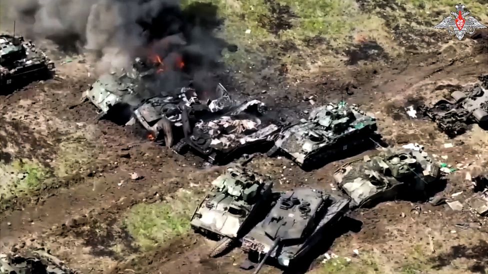 Tanques destruídos