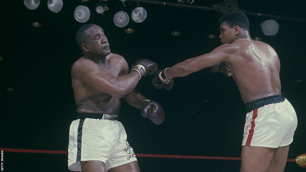 Liston and Ali fight in 1964
