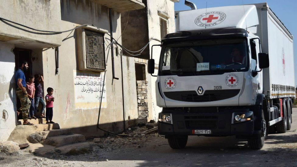 Aid delivery arrives in rebel-held town of Talbisseh on northern outskirts of Homs on September 19, 2016