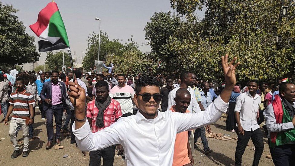 Cuộc biểu tình trên đường phố Khartoum ở Khartoum tháng 4 năm 2019