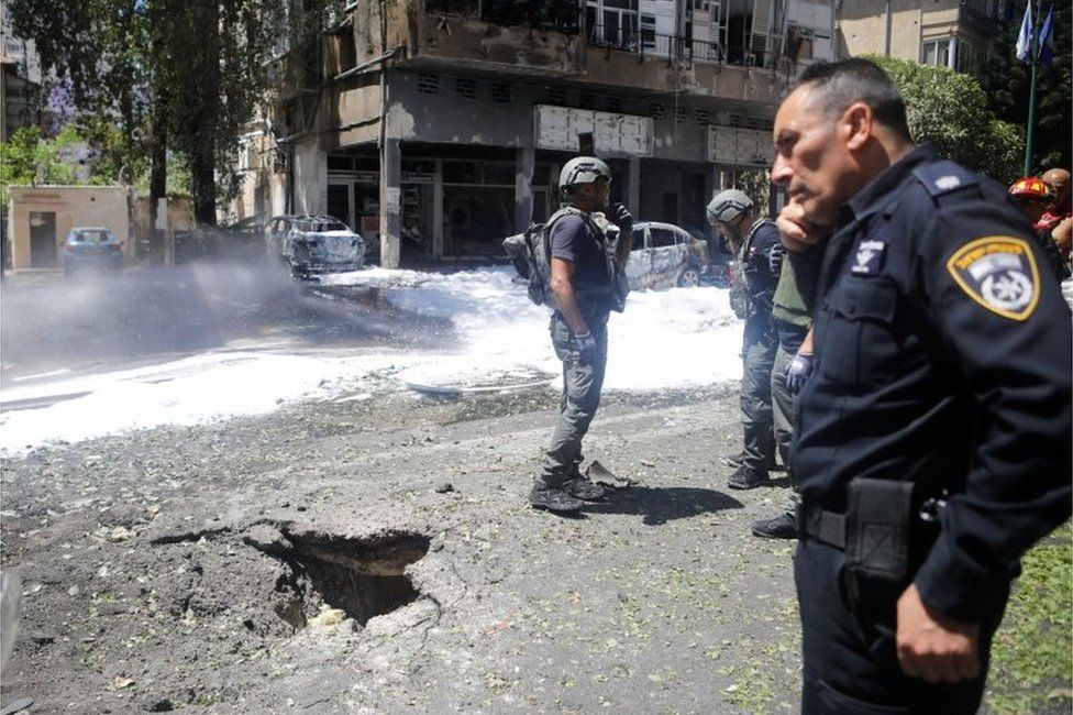 Impact site in Ramat Gan, 15 May