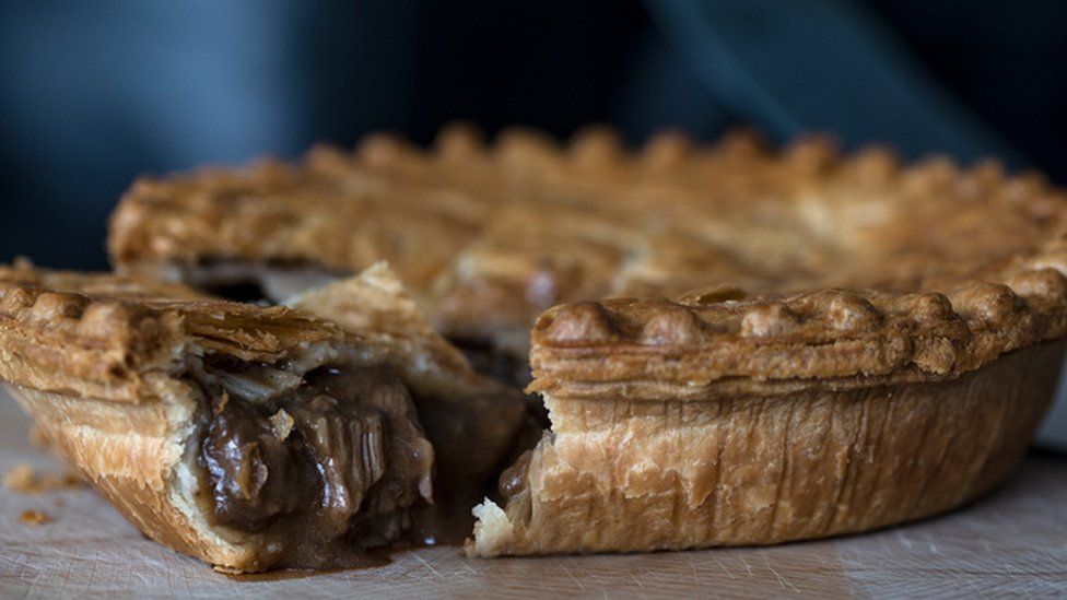 Steak pie with puff pastry