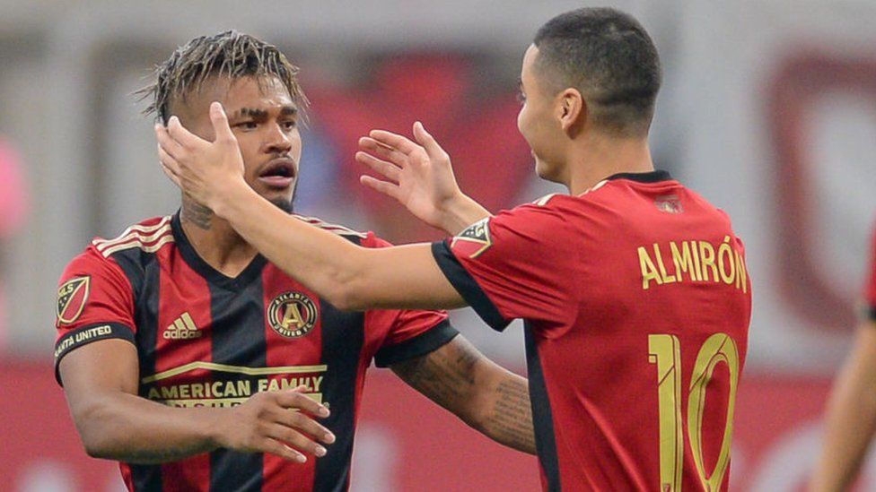 Josef Martínez y Miguel Almirón