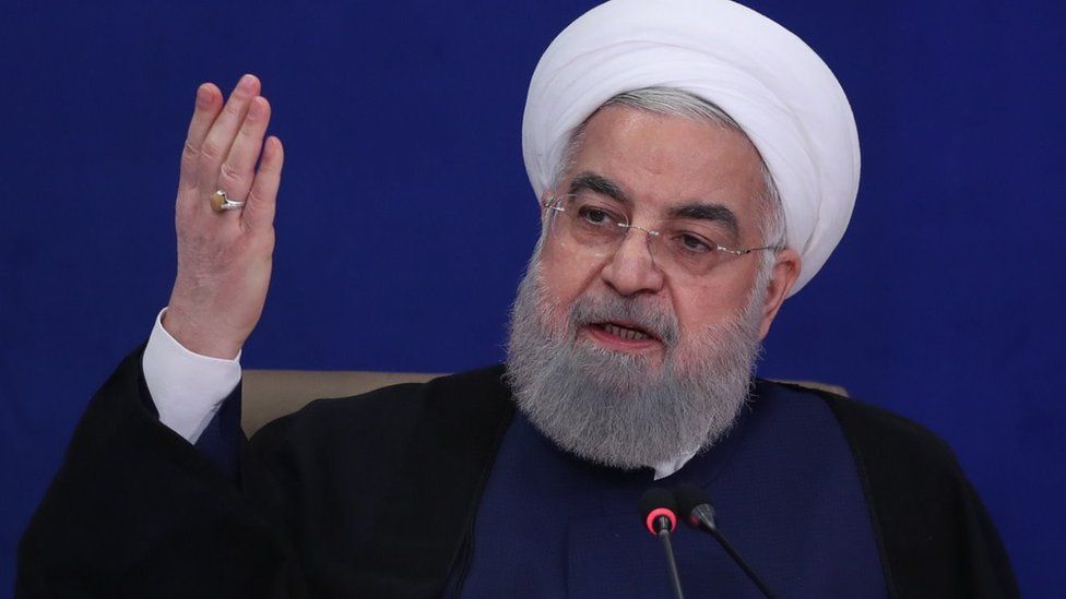 Президент Ирана Хасан Рухани выступает на заседании кабинета министров в Тегеране (26 мая 2021 г.)