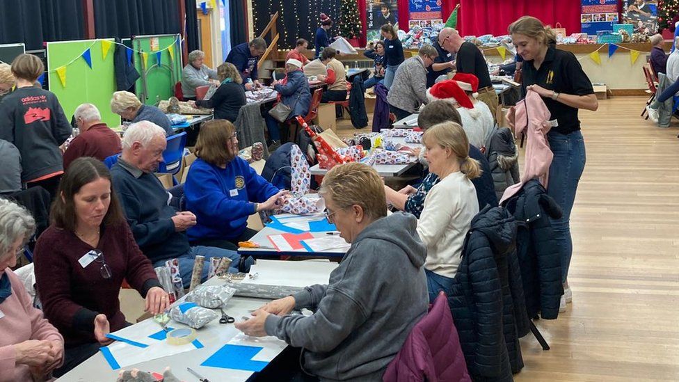 Ipswich: Volunteers in Christmas gift wrapathon for Ukraine children
