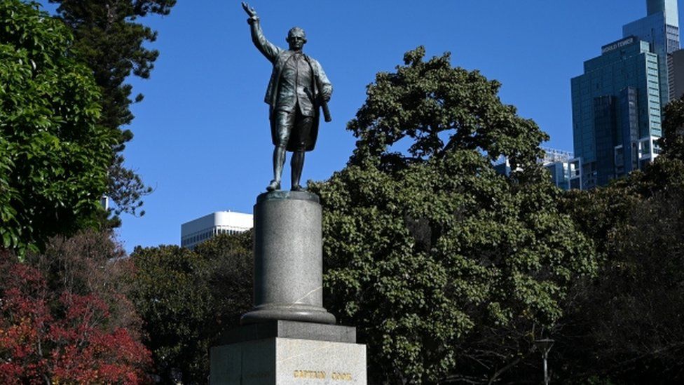 Captain Cook statue in Sydney
