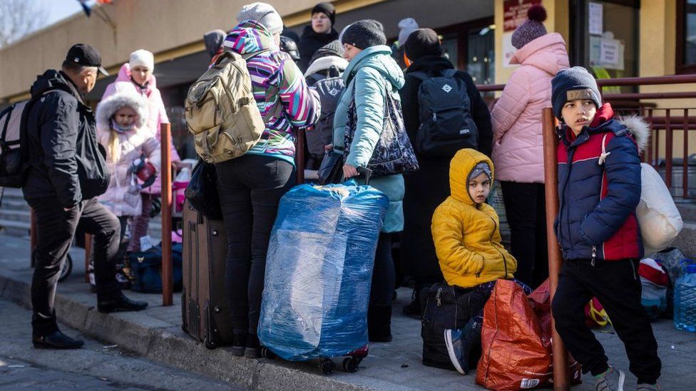 Ukraine refugees: NI faces 'unprecedented' challenge - BBC News