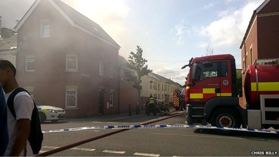 Man arrested after fire in Grangetown, Cardiff - BBC News