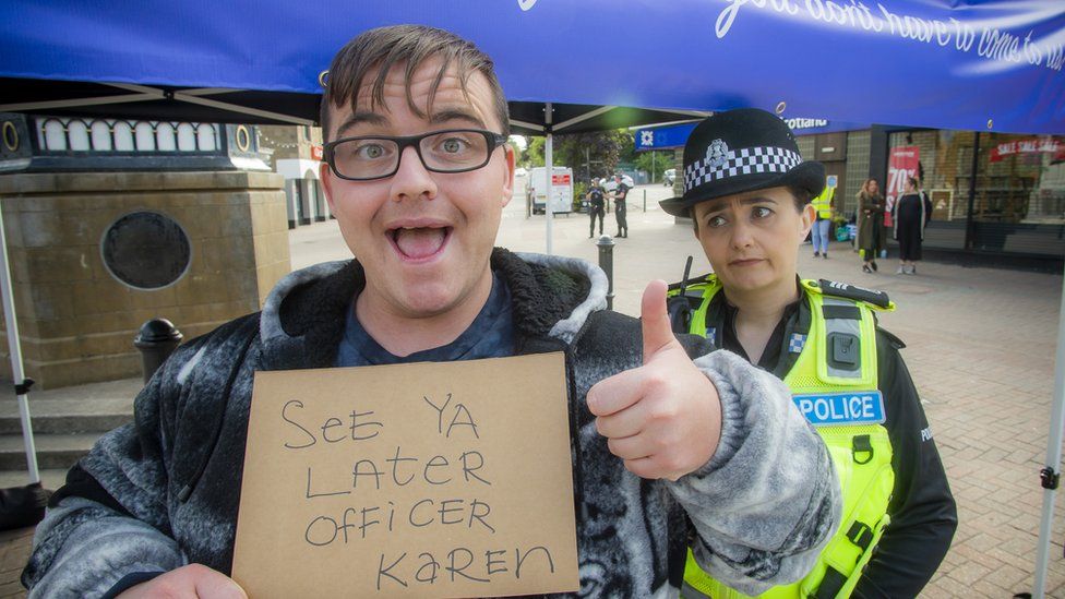 Scot Squad actor Darren Connell ate psychedelic tree bark to beat ...