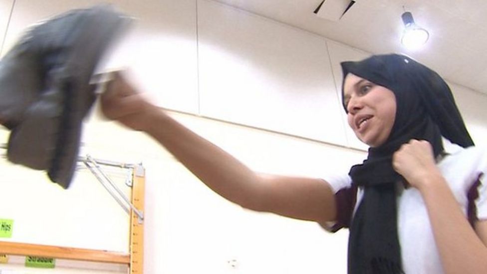 Muslim powerlifter's passion changes sport's dress code BBC News
