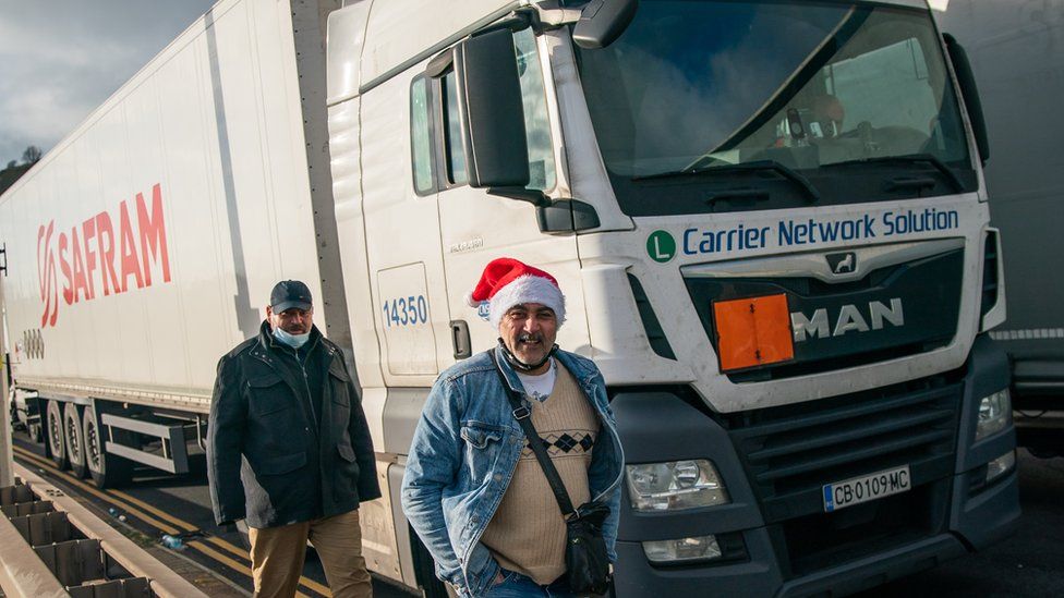 Kent lorry chaos Thousands of lorry drivers spend Christmas in cabs