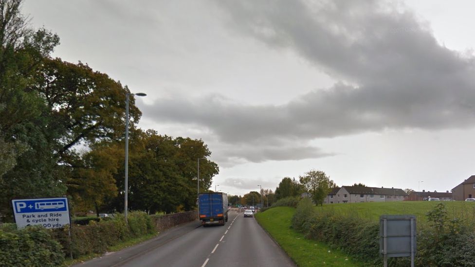 Warning over 'chicken' game on busy Dumfries road BBC News