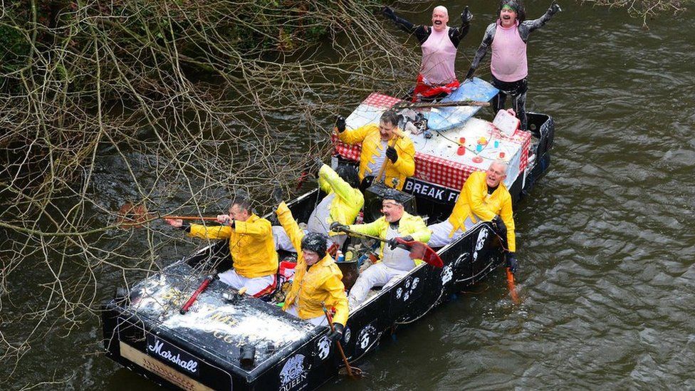 Boxing Day raft race organisers ask crowds not to throw eggs or flour - BBC