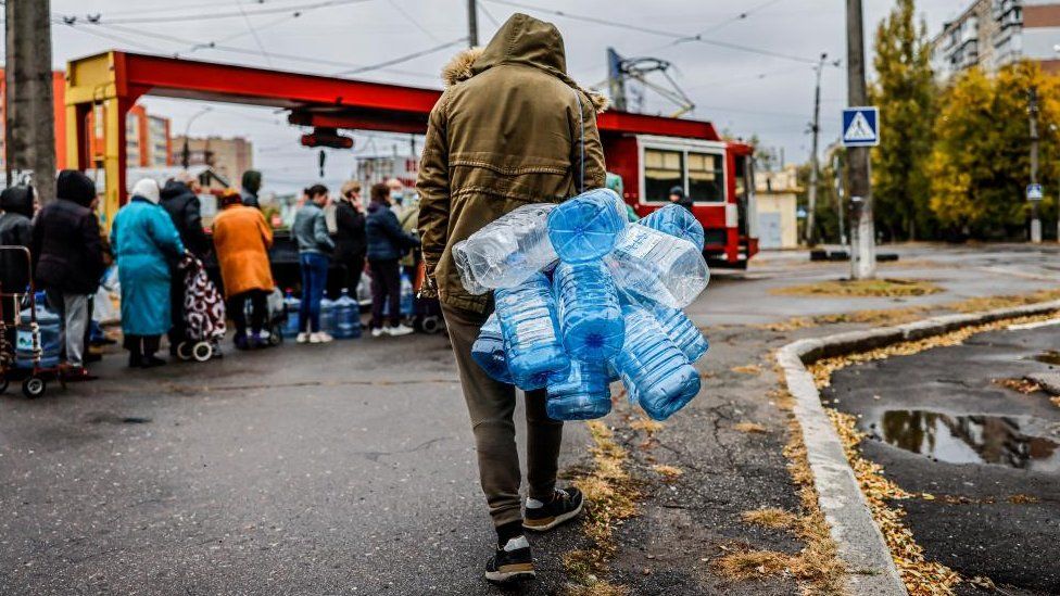 Elderly residents in Mykolaiv say they have to queue for more than three hours for clean water