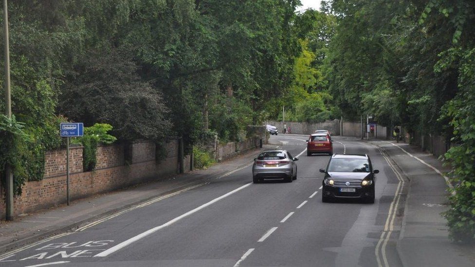 Oxford Woodstock Road bus lanes to be axed in major revamp - BBC News