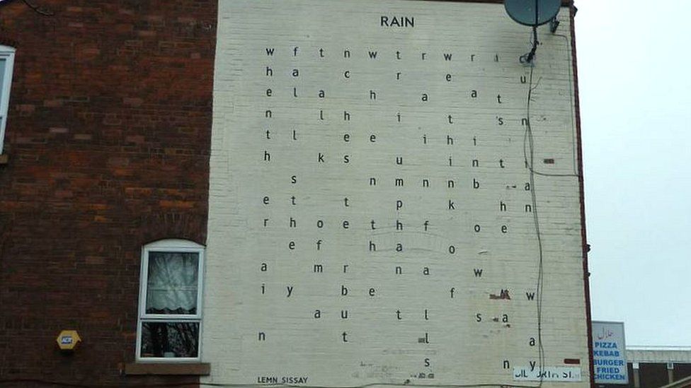 Why Lemn Sissay holds Christmas dinner for 500 strangers BBC News