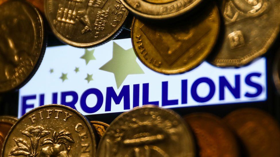 Логотип и монеты Euromillions