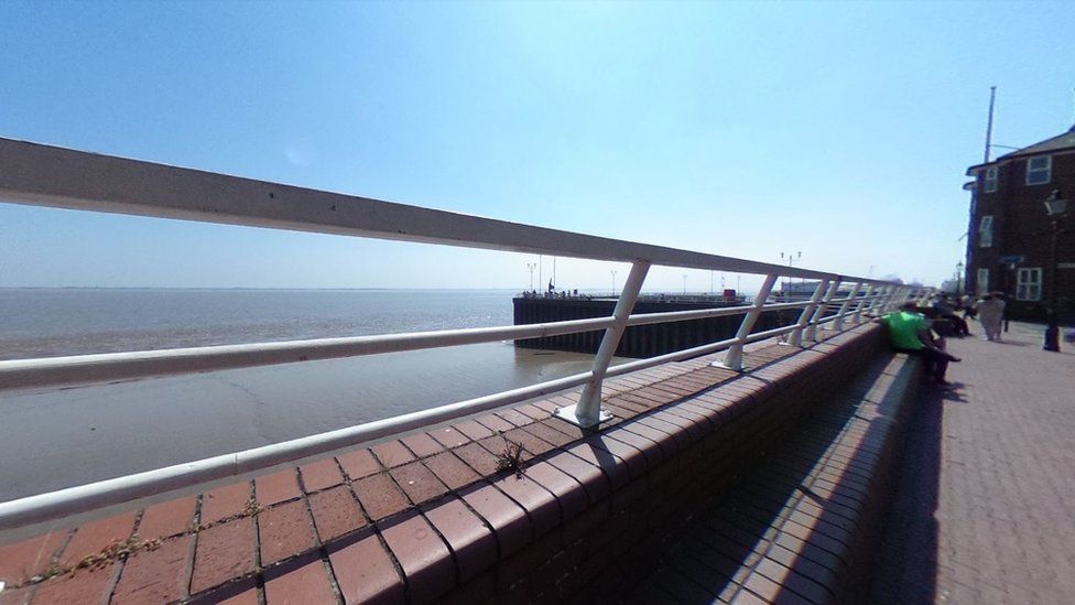 General view of the pier head overlooking the Humber estuary