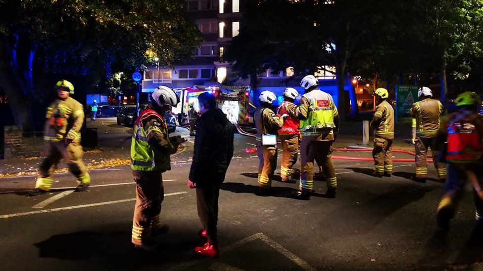 Battersea: Woman And Child Injured In London Flats Blaze - Bbc News