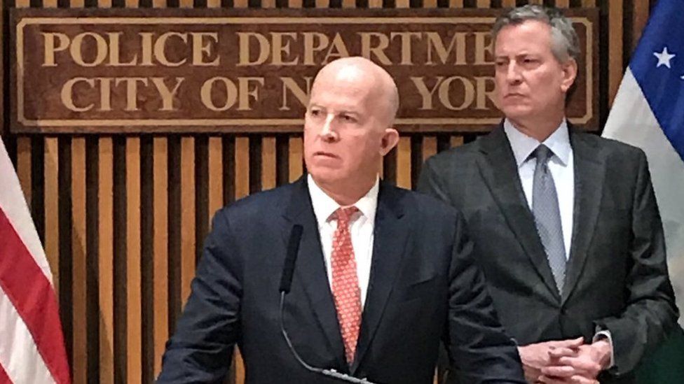 New York Police Commissioner James O'Neill with mayor Bill de Blasio (right) at a press conference on 15 February.