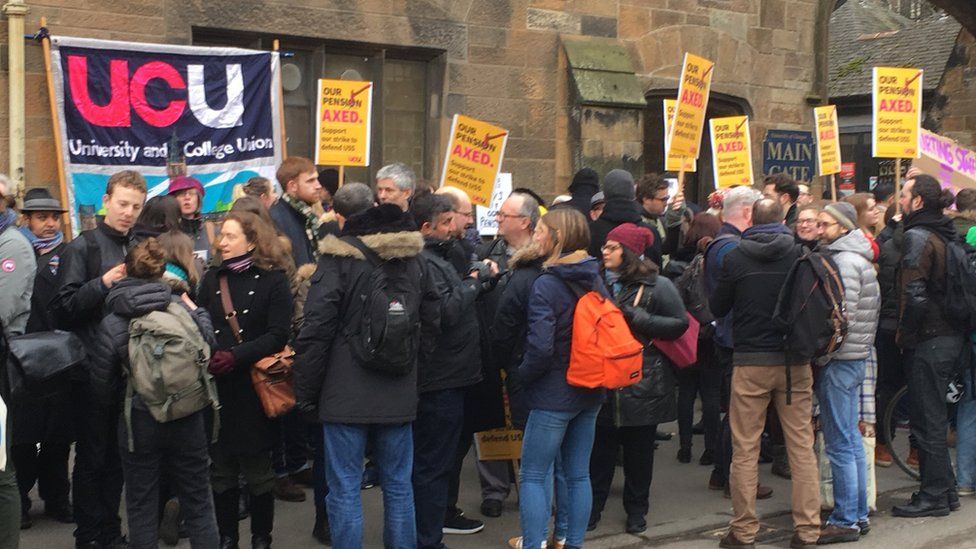 UCU picket line outside Glasgow University