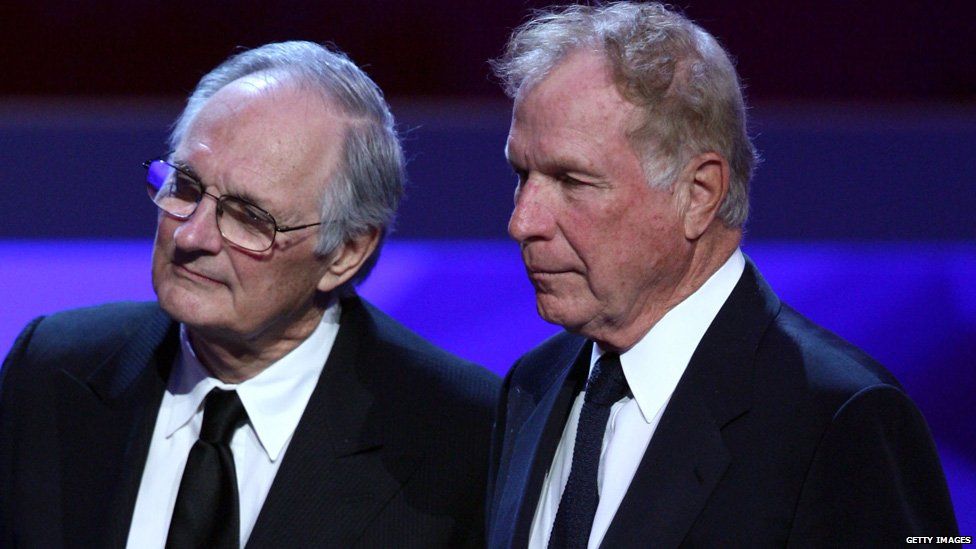 (l-r) Alan Alda and Wayne Rogers, at the TV Land awards in 2009