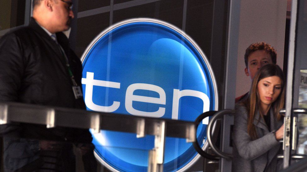 Ten logo with people