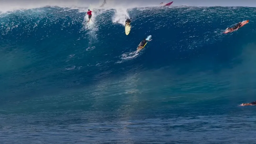 Thirteen-metre wave earns Laura Enever a women's surfing record