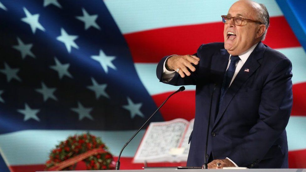 Rudy Giuliani berbicara di acara NCRI "Free Iran 2018 - the Alternative" di Villepinte, Prancis (30 Juni 2018)