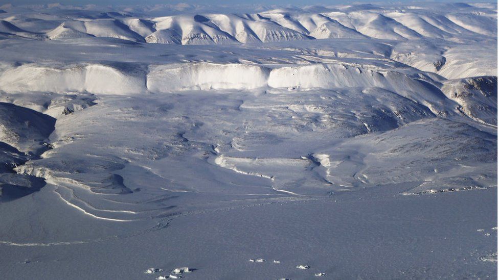 Nasa images show two Canadian ice caps have disappeared - BBC Newsround