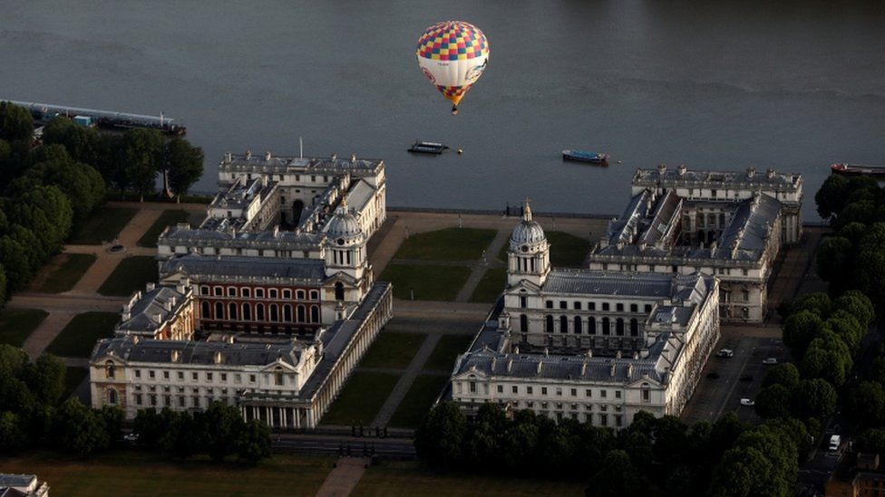 Balloon over London