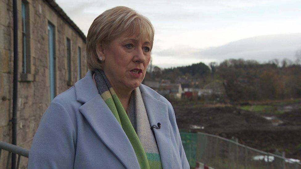Dynamic Fine Gael Is Electrified At Prospect Of Heather Humphreys Running For President Background for Your Screen Dynamic Fine Gael Is Electrified At Prospect Of Heather Humphreys Running For President Background for Your Screen